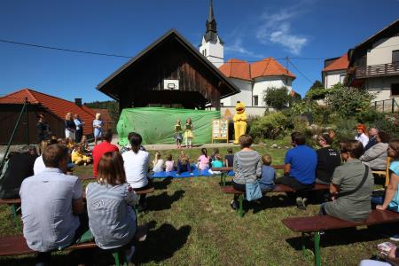 SPREJEM PRVOŠOLČKOV UNEC 04 FOTO LJUBO VUKELIČ